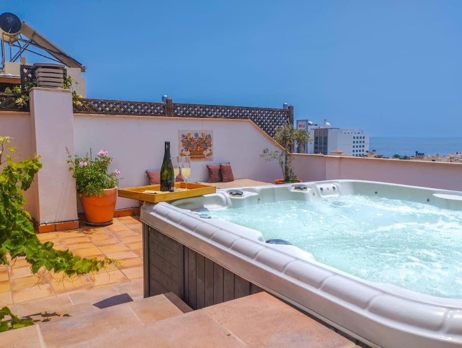 Penthouse With Jacuzzi And Spectacular Sea Views Apartment Nerja Exterior photo
